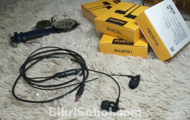 Realme HD earphone with mic